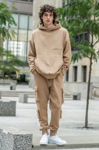 Pantalon de jogging cargo en molleton avec poches multiples sold by Urban Planet
