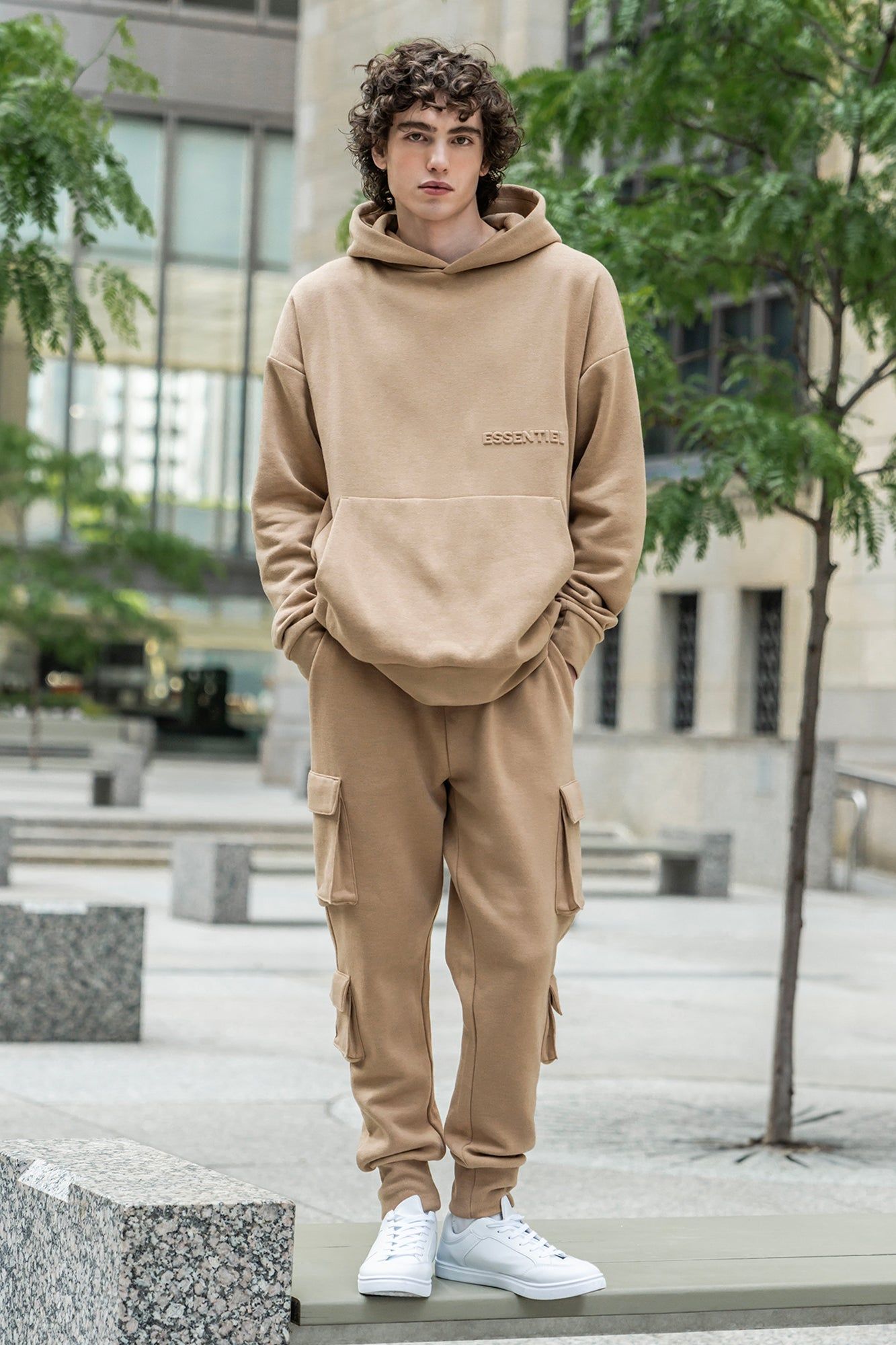 Pantalon de jogging cargo en molleton avec poches multiples sold by Urban Planet product image thumbnail 2