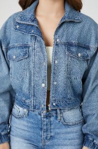 Blouson de style camionneur court en denim sold by Urban Planet