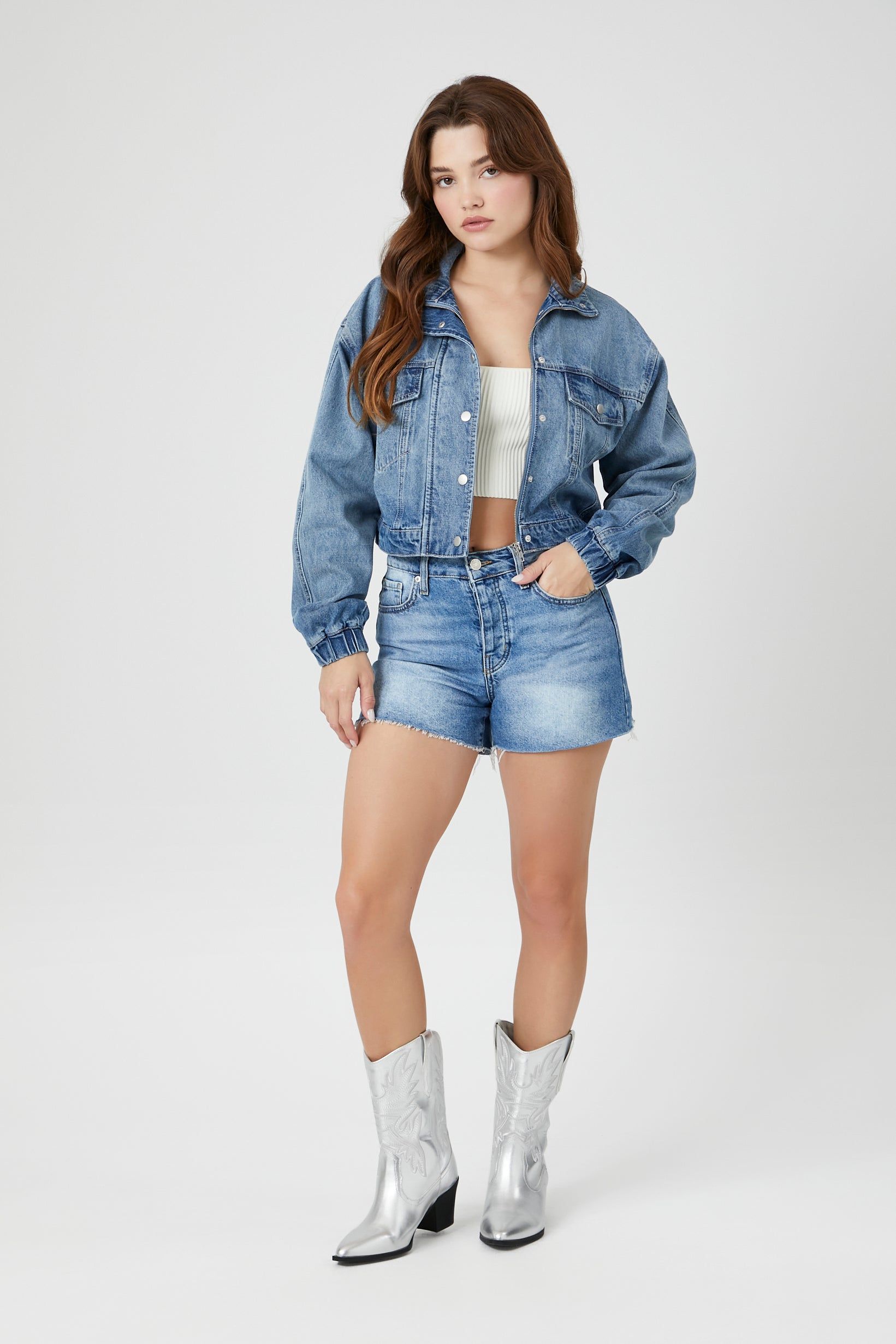 Blouson de style camionneur court en denim sold by Urban Planet product image thumbnail 5