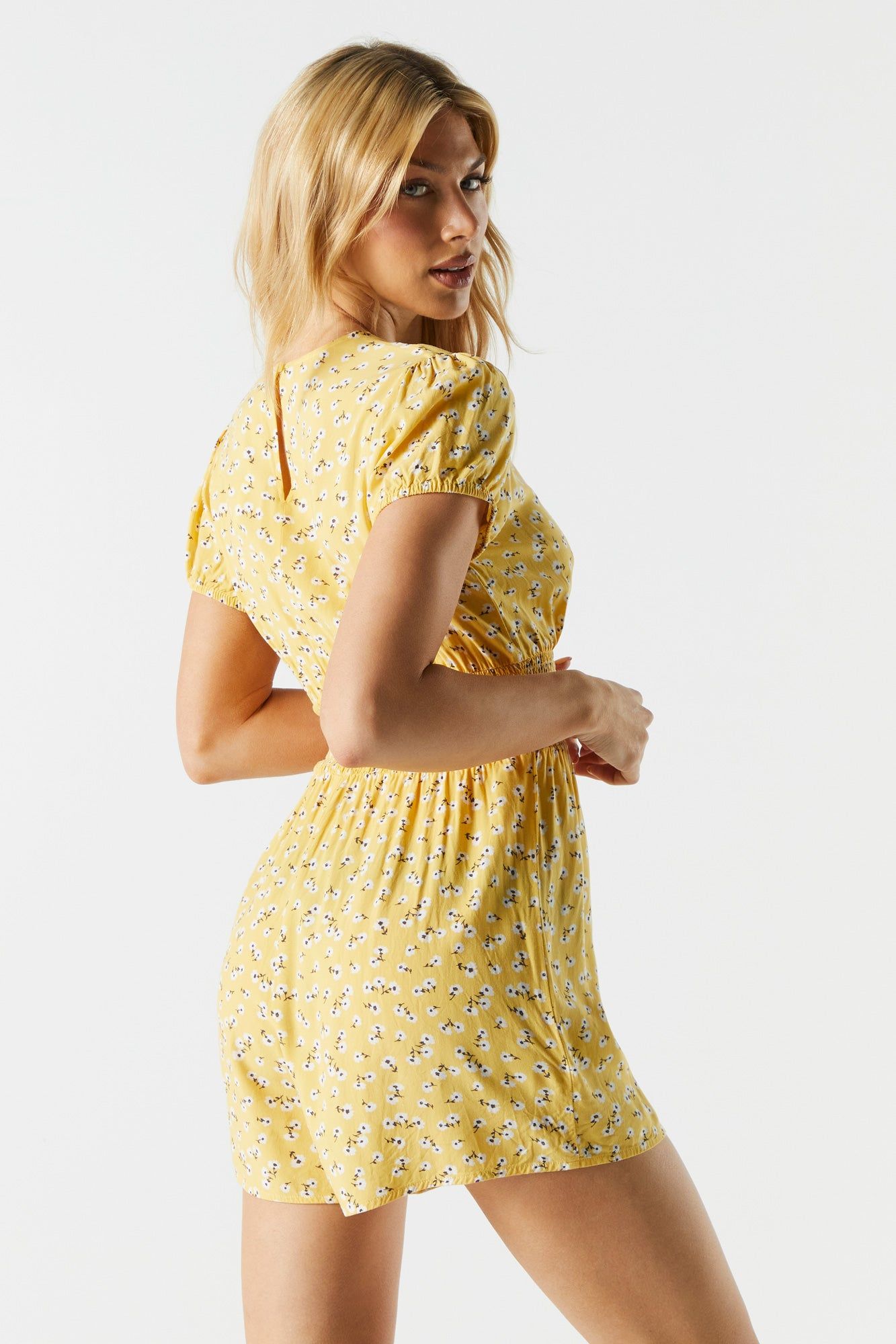 Combi-short smocké fleuri jeune avec surplis sold by Urban Planet product image thumbnail 2