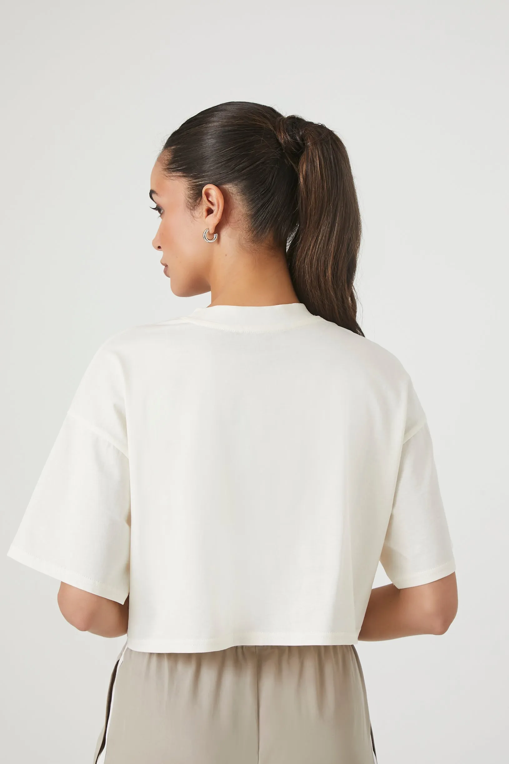 T-shirt court avec bralette perlée sold by Urban Planet product image thumbnail 2