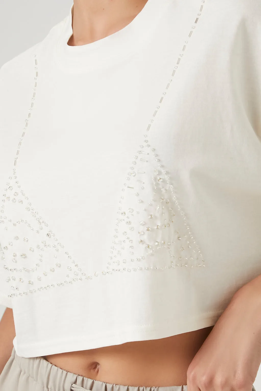 T-shirt court avec bralette perlée sold by Urban Planet product image thumbnail 4