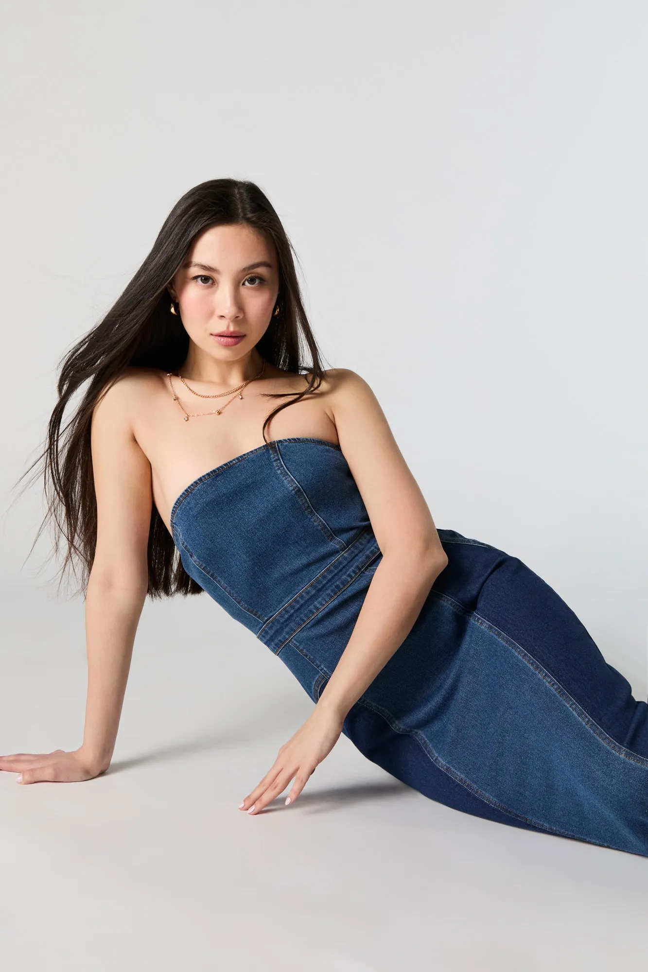 Robe midi tubulaire en denim sold by Urban Planet