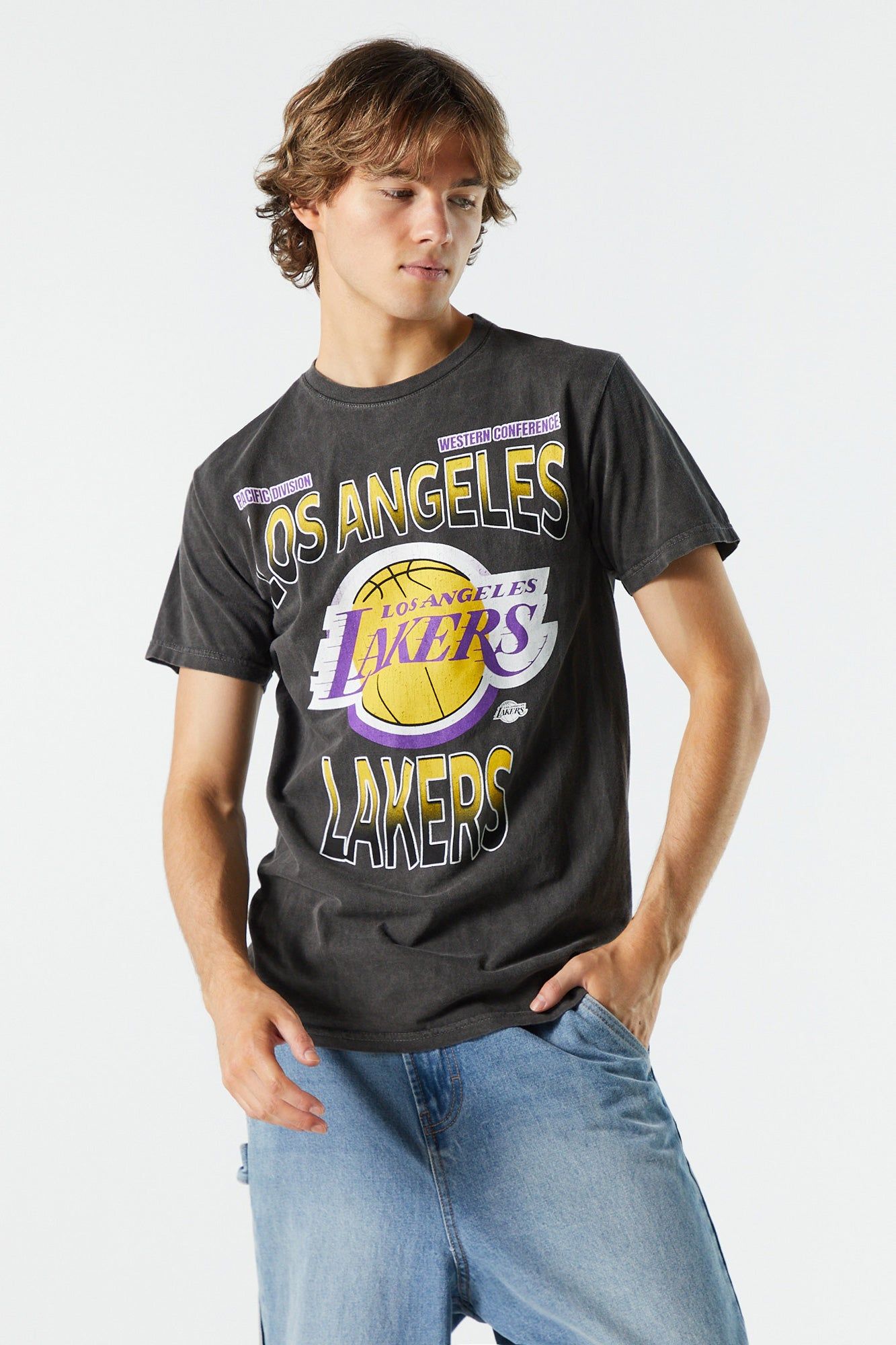 T-shirt à imprimé LA Lakers sold by Urban Planet