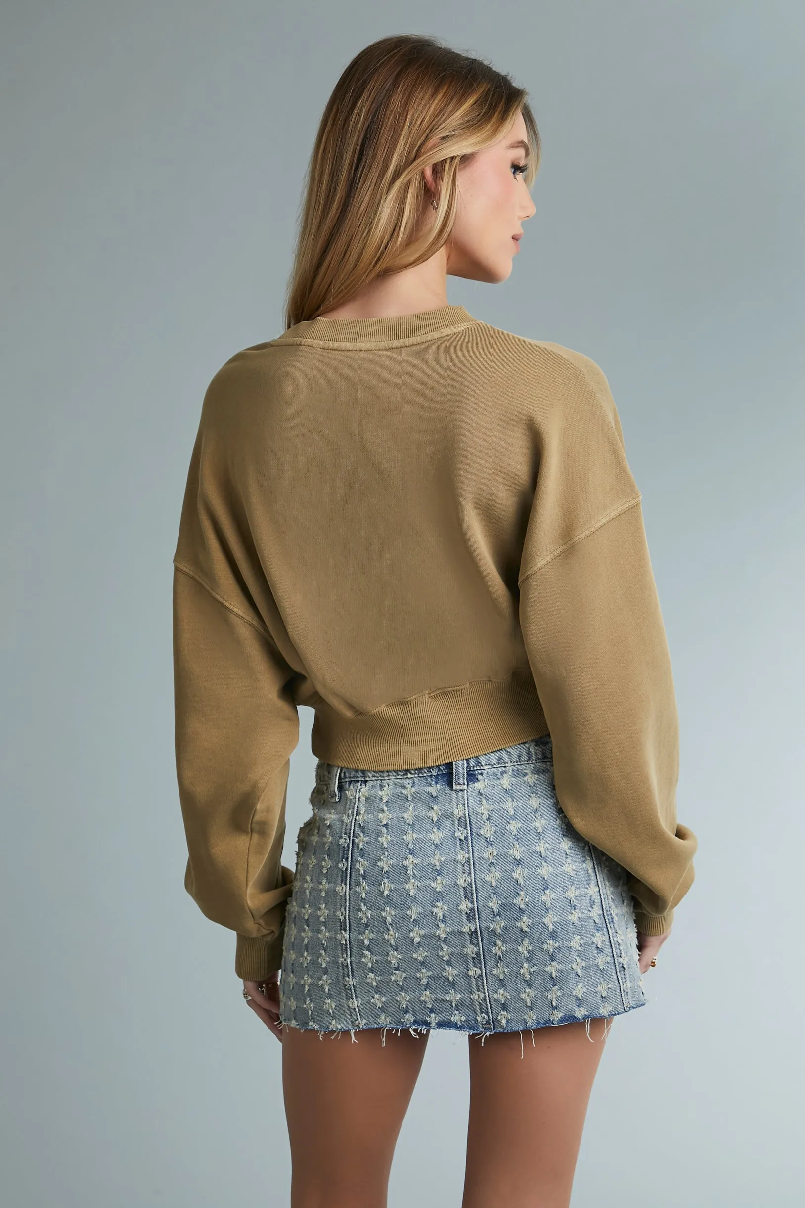 Chandail court avec motif brodé Ford Bronco en chenille sold by Urban Planet product image thumbnail 3