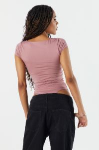 Maillot profilé à encolure carrée sold by Urban Planet