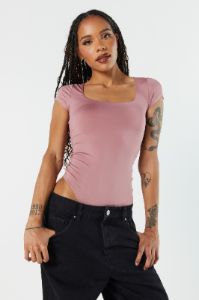 Maillot profilé à encolure carrée sold by Urban Planet