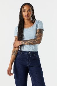 T-shirt côtelé coloré avec liséré de dentelle sold by Urban Planet
