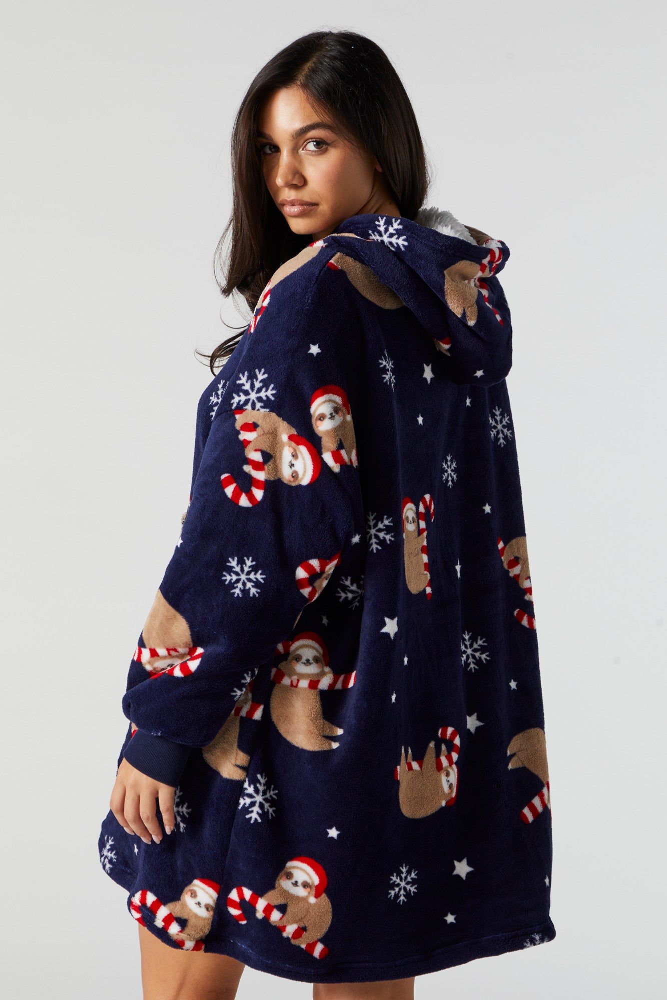 Haut surdimensionné à imprimé Paresseux de Noël sold by Urban Planet product image thumbnail 2