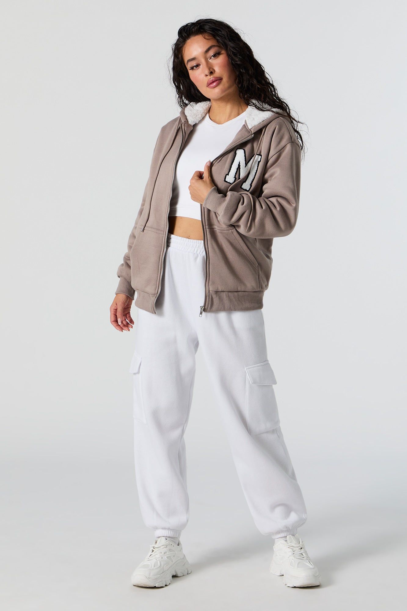 Haut à capuchon avec motif brodé en chenille Miami et fermeture à glissière sold by Urban Planet product image thumbnail 3