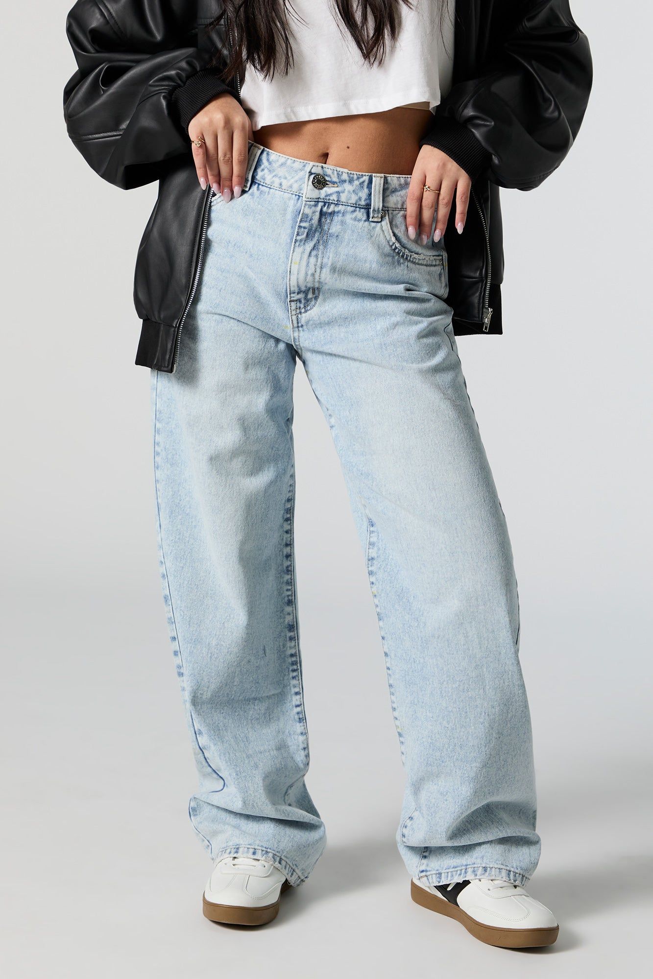 Jean jambe large à taille haute lavé à l'acide Osaka sold by Urban Planet product image thumbnail 2