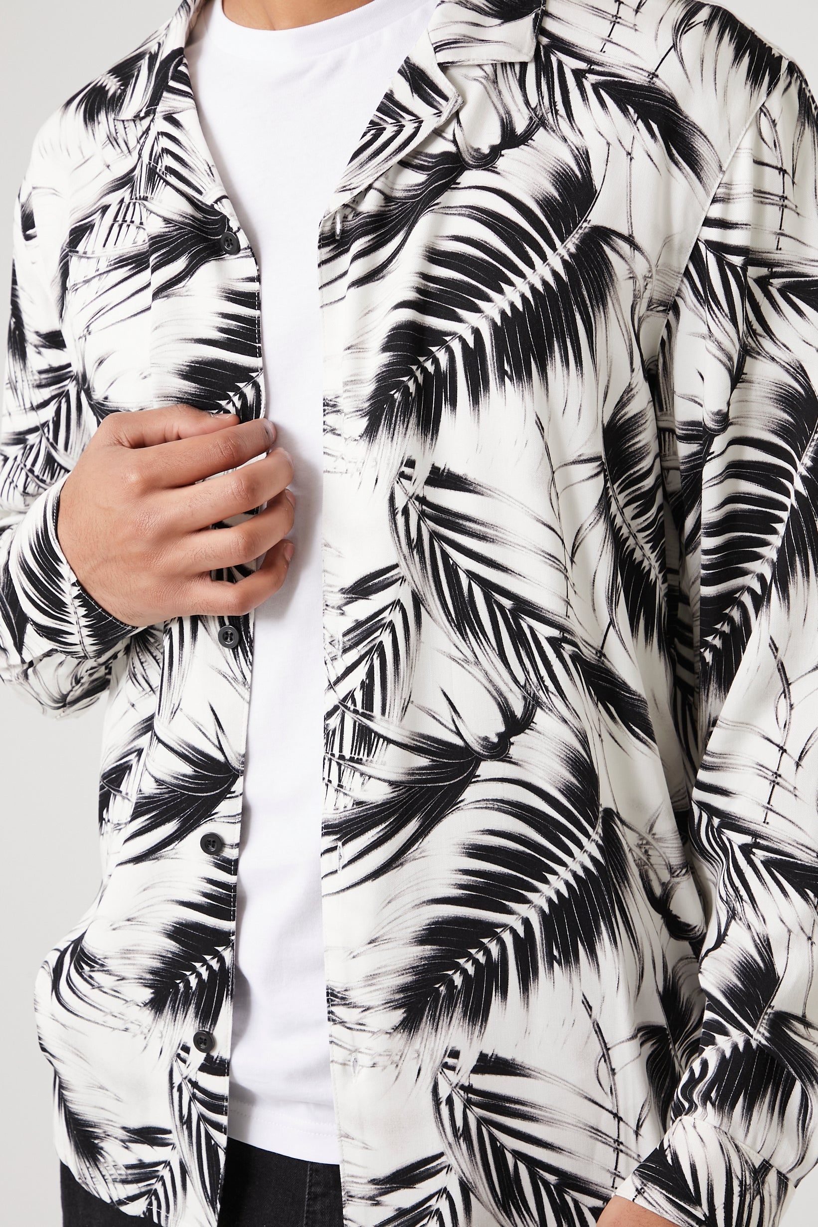 Haut à manches longues avec motif tropical sold by Urban Planet product image thumbnail 5