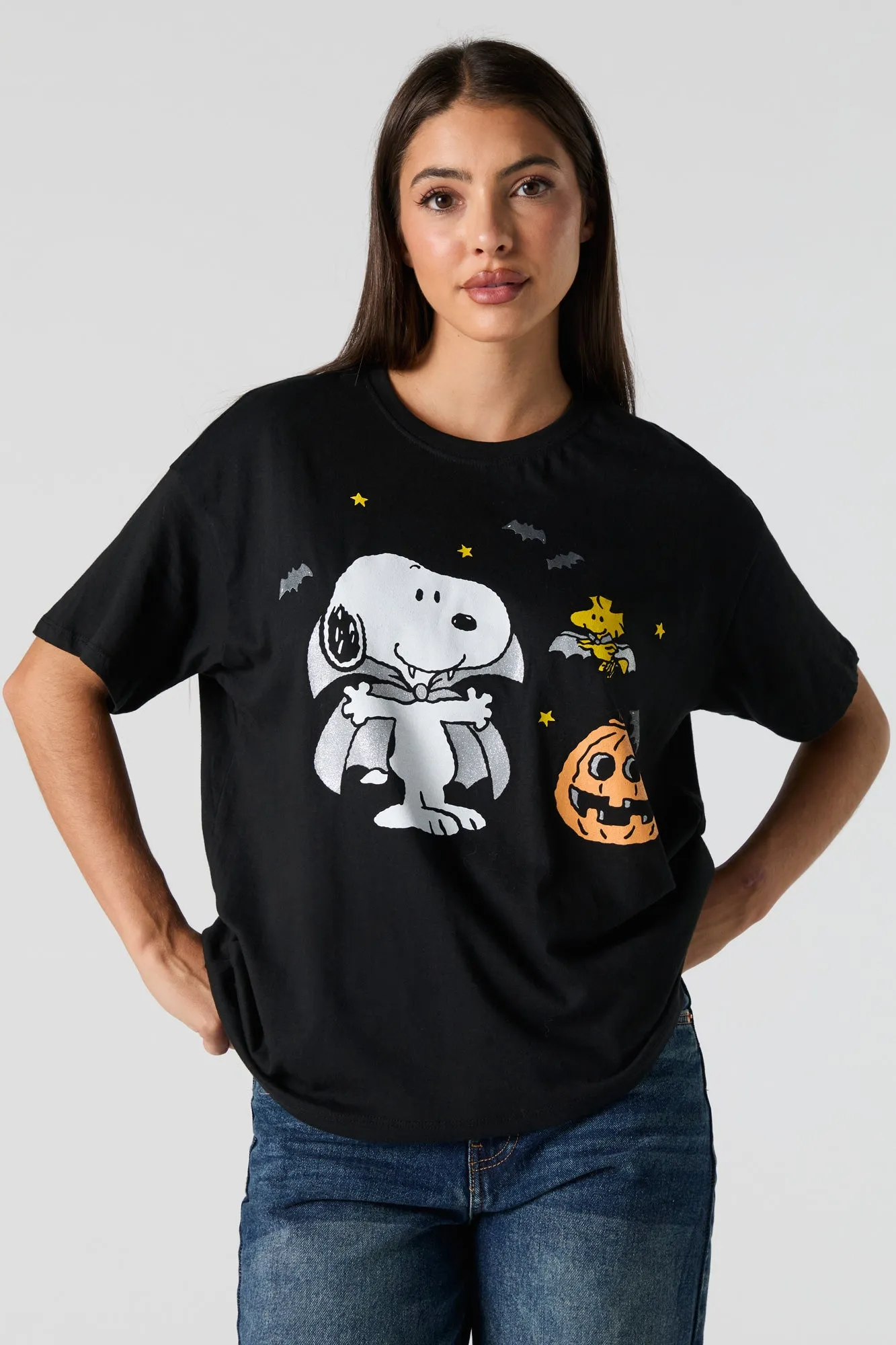 T-shirt de coupe garçonne à imprimé Snoopy Halloween sold by Urban Planet