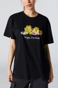 T-shirt de coupe garçonne à imprimé Garfield sold by Urban Planet
