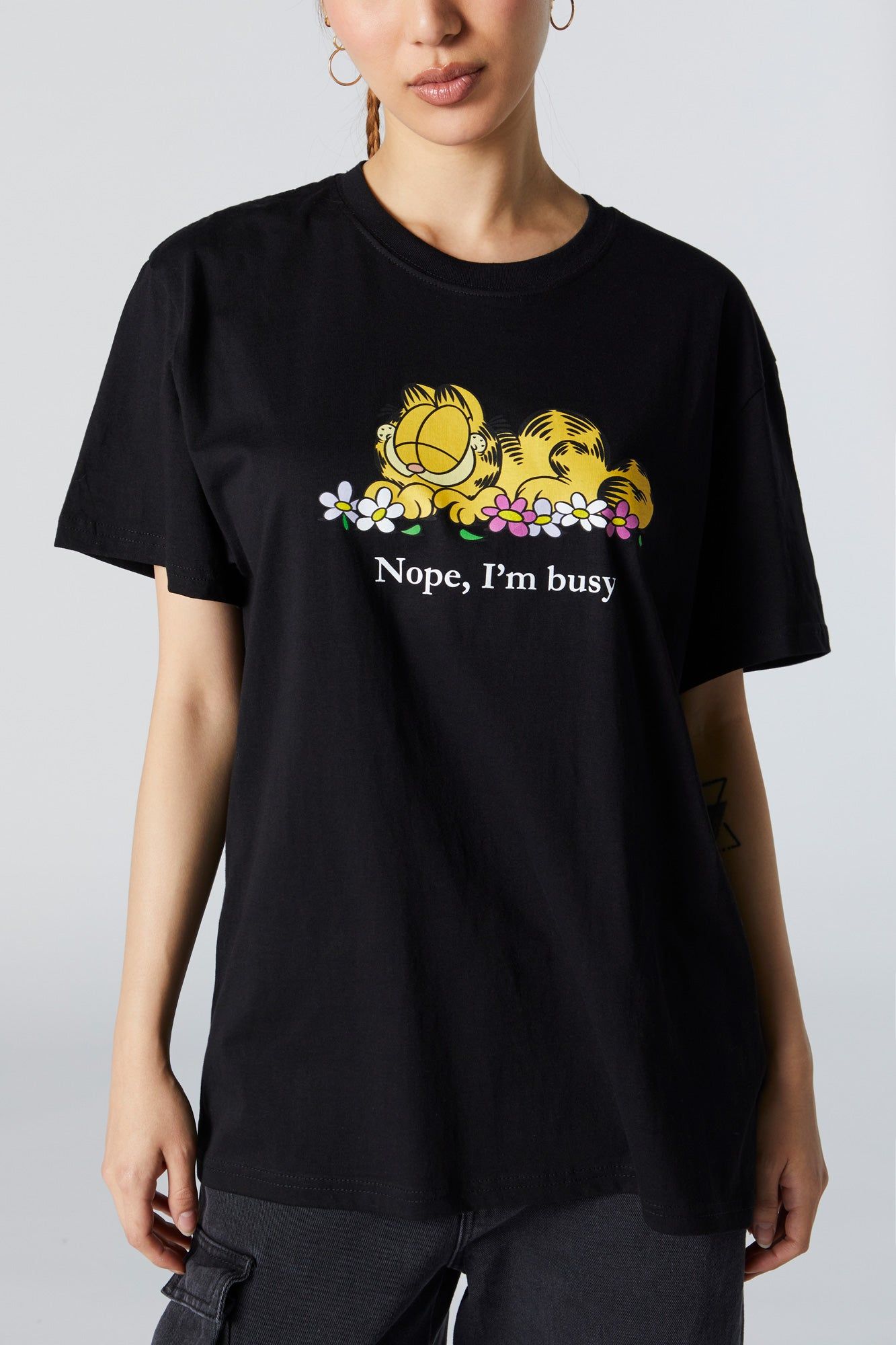 T-shirt de coupe garçonne à imprimé Garfield sold by Urban Planet product image thumbnail 2