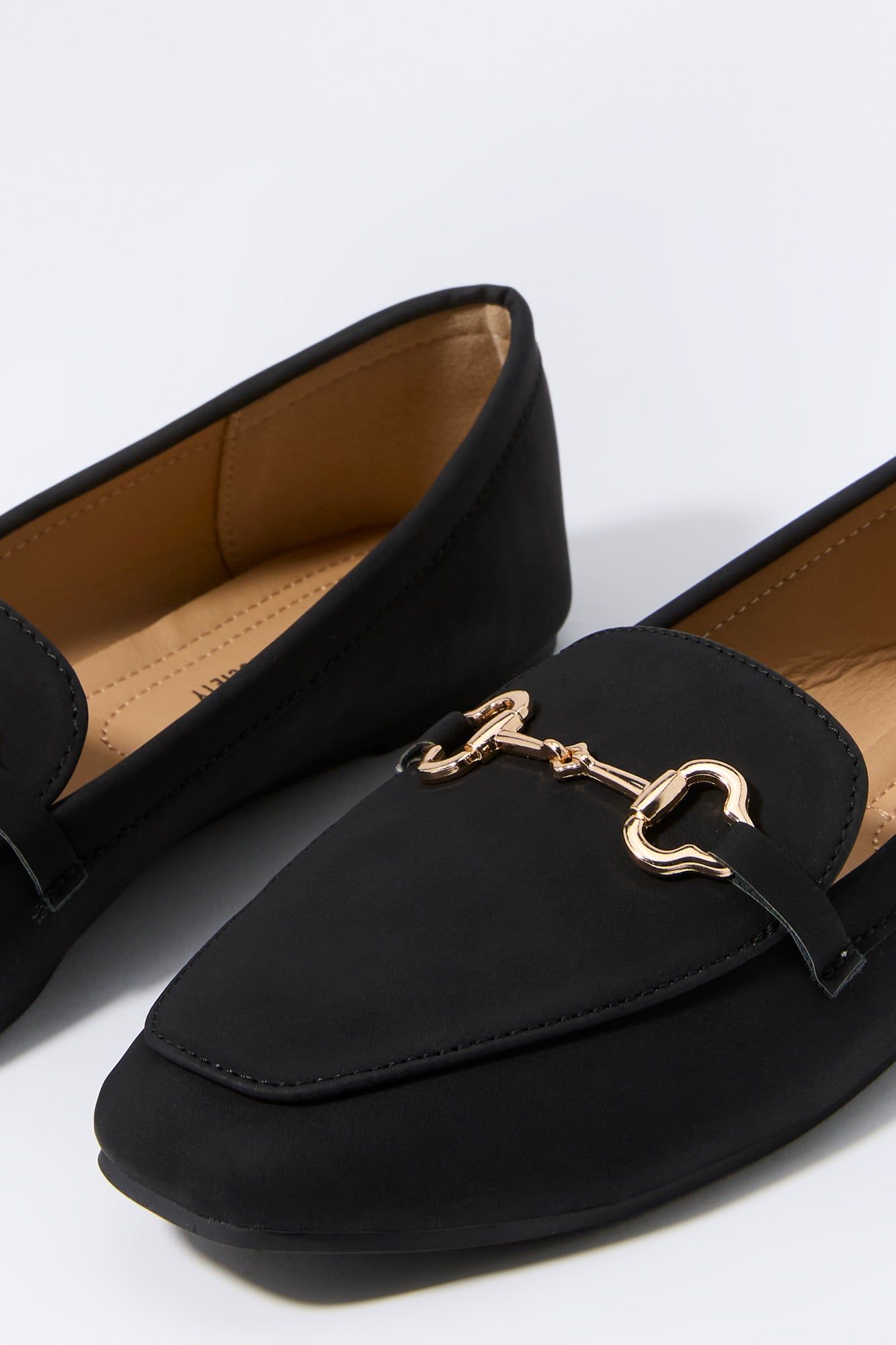 Flâneurs à fermoir en métal sold by Urban Planet