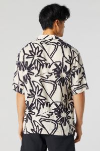 Haut boutonné fleuri sold by Urban Planet