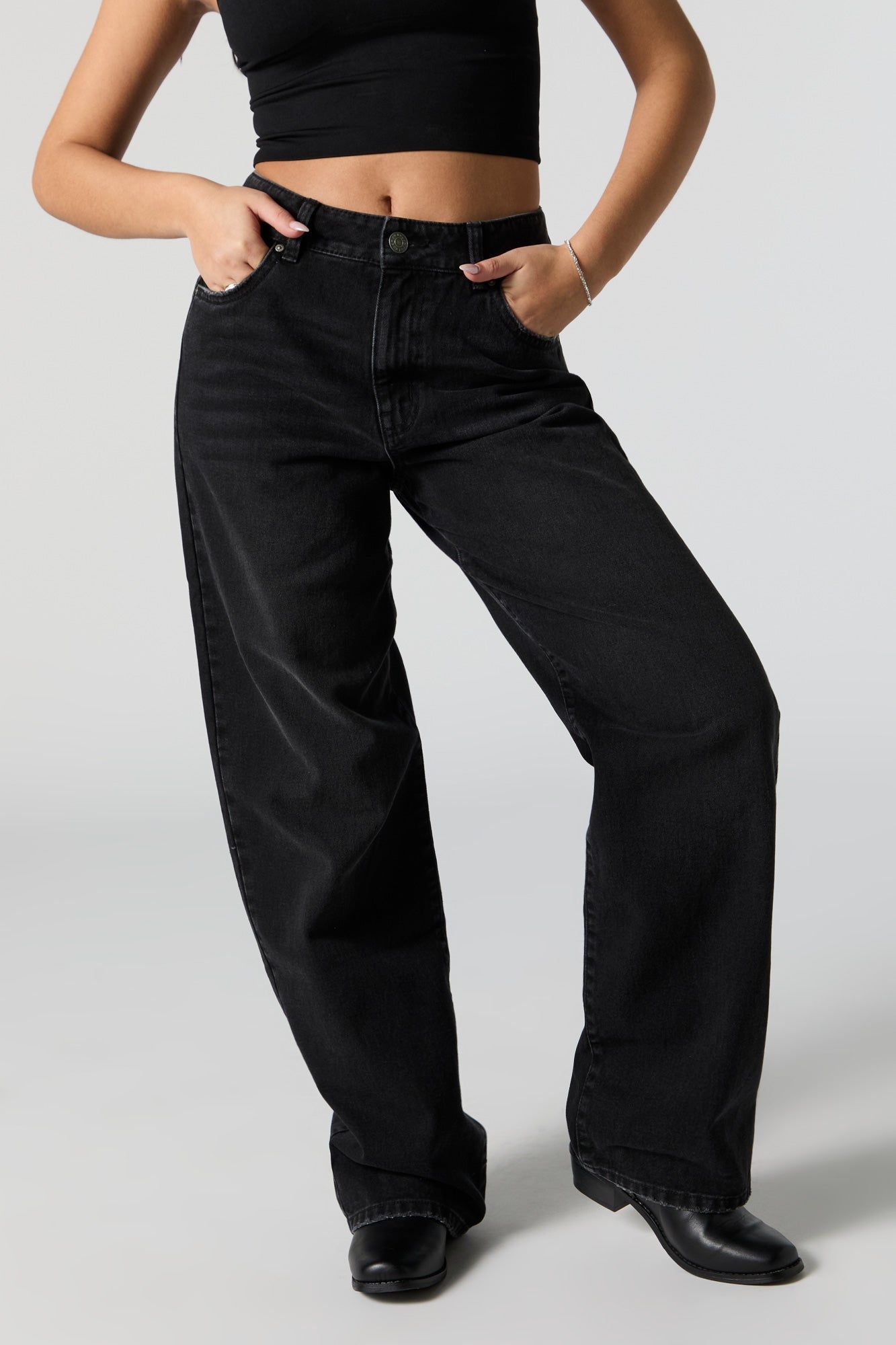 Jean jambe large à taille haute lavé noir Osaka sold by Urban Planet product image thumbnail 2