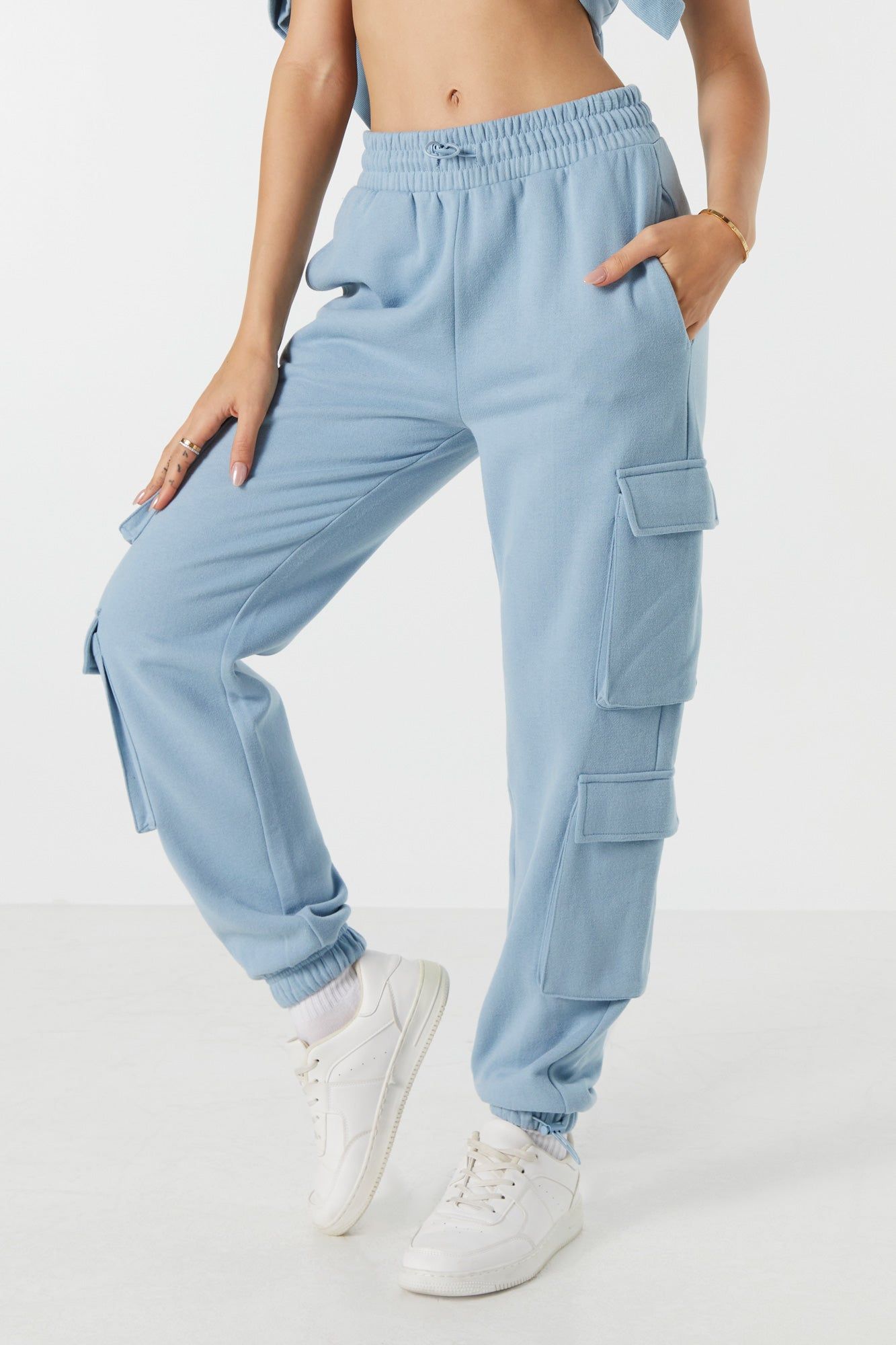 Pantalon de jogging cargo en molleton avec poches multiples sold by Urban Planet product image thumbnail 5