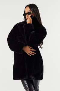 Manteau mi-long en similifourrure sold by Urban Planet