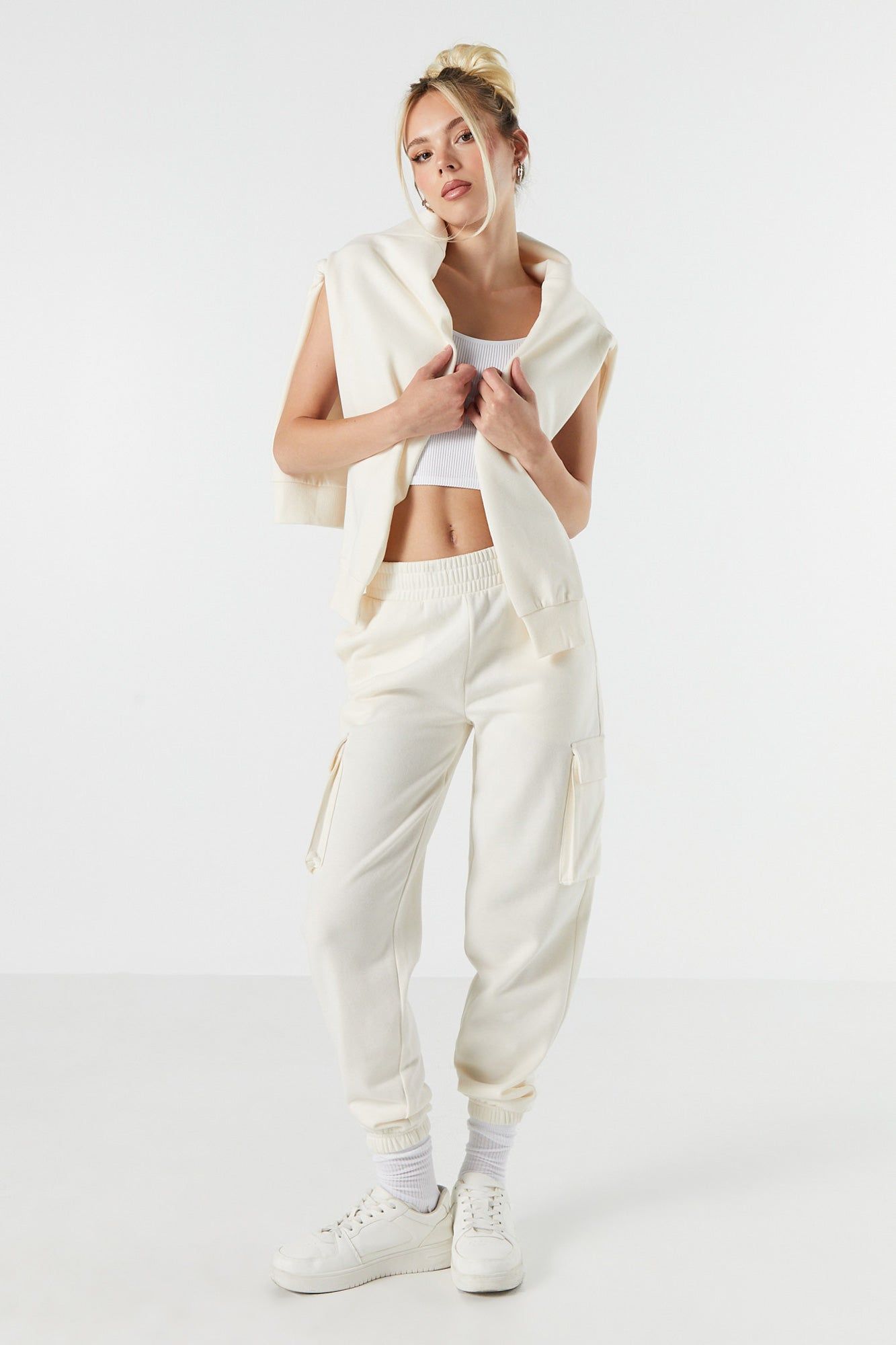 Pantalon de jogging cargo en molleton sold by Urban Planet