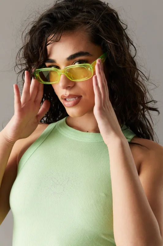 Lunettes de soleil rectangulaires jaune à imprimé Playboy sold by Urban Planet