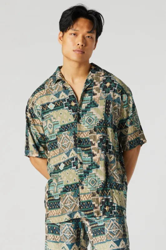 Haut boutonné vert avec motif hawaïen sold by Urban Planet