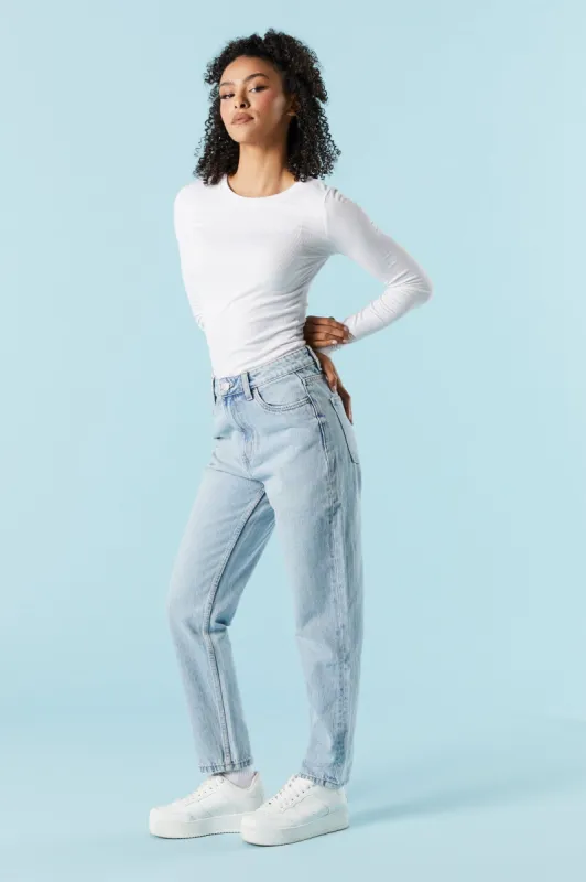 Jean « mom » en denim délavé pâle sold by Urban Planet