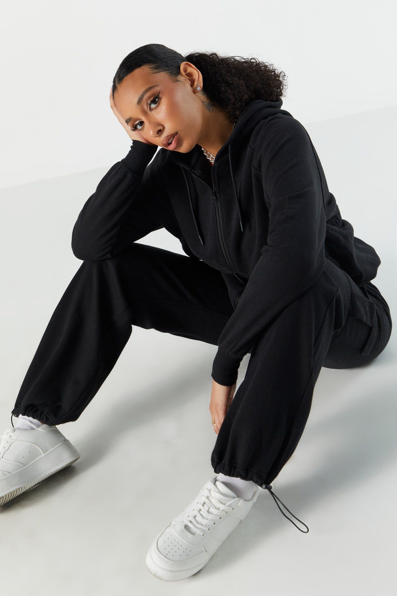 Pantalon de jogging cargo en molleton sold by Urban Planet product image thumbnail 4