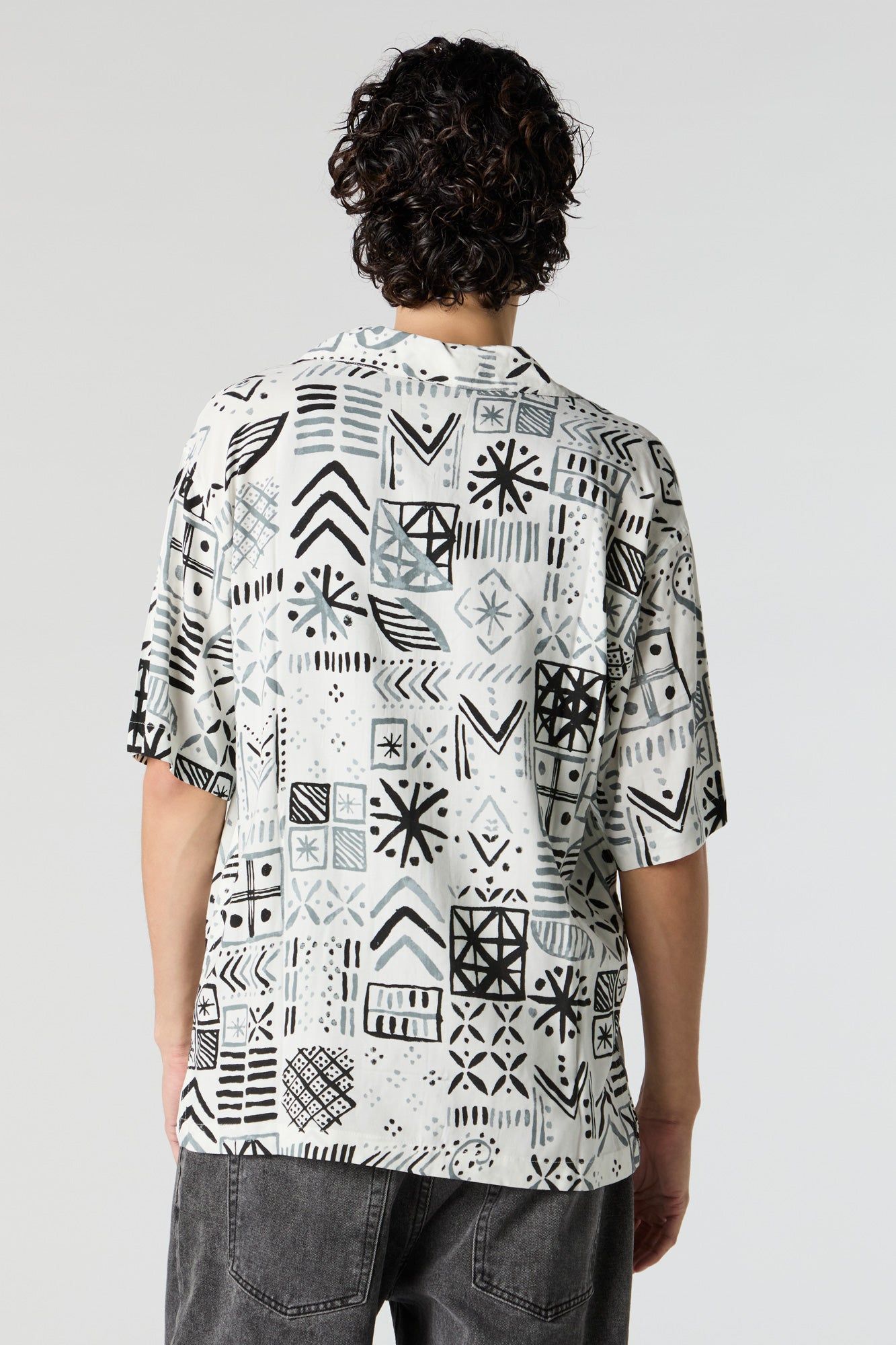 Haut boutonné avec motif tribal sold by Urban Planet product image thumbnail 2