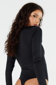 Body à manches longues et encolure dégagée sold by Urban Planet
