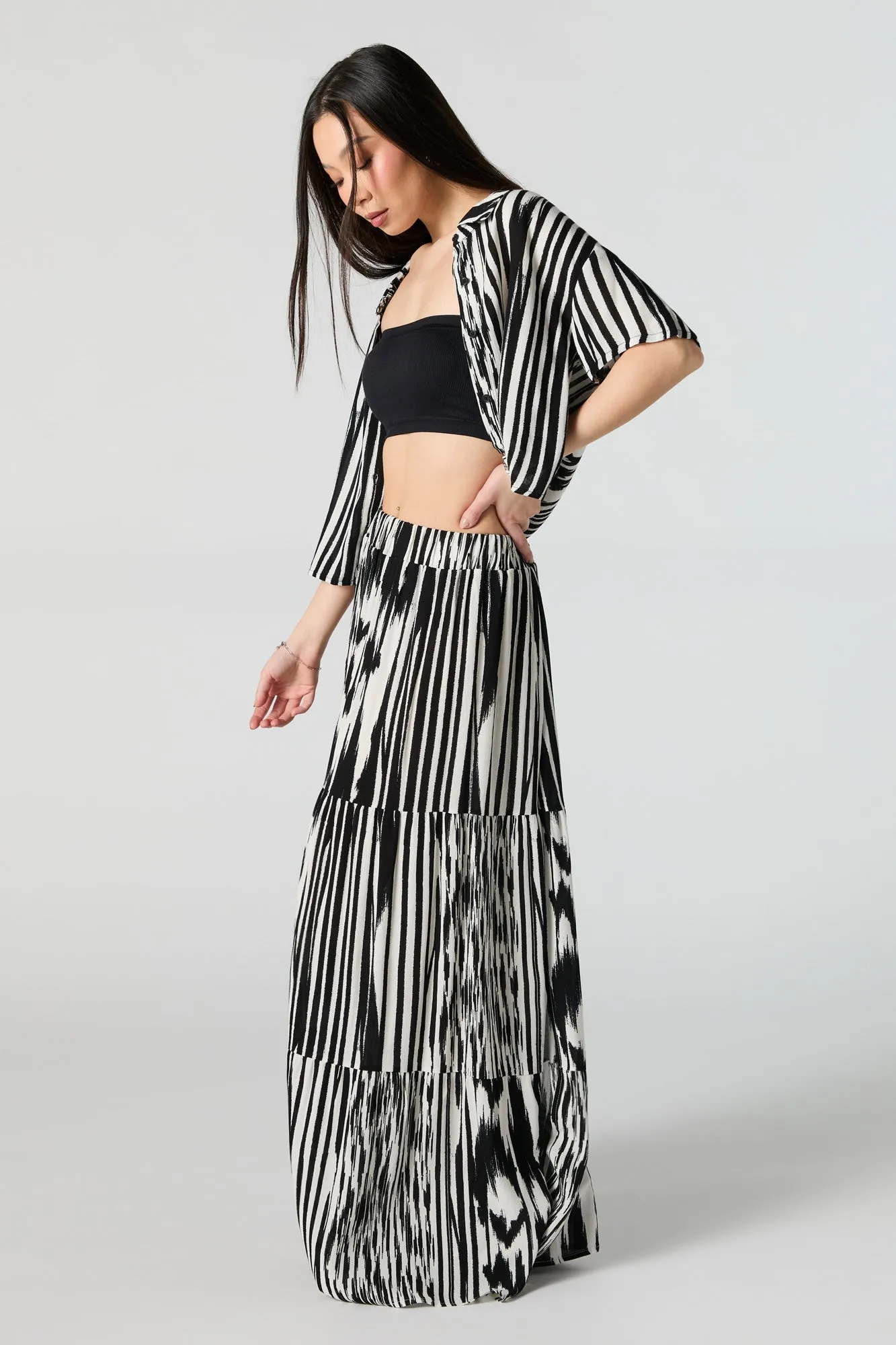 Jupe maxi rayé volantée avec fente sold by Urban Planet product image thumbnail 2
