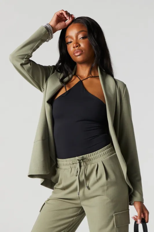 Blazer enveloppant sold by Urban Planet