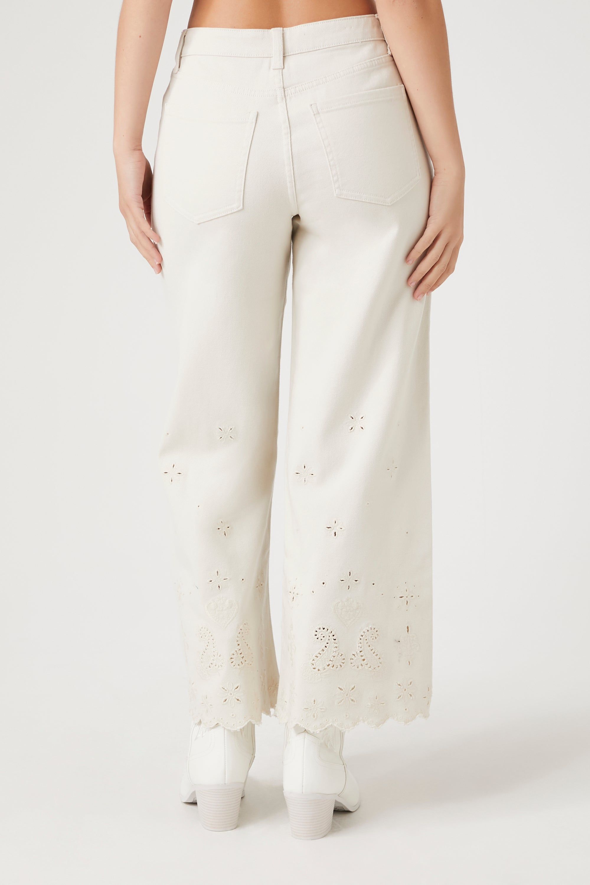 Jean à jambe large avec oeillets sold by Urban Planet product image thumbnail 2