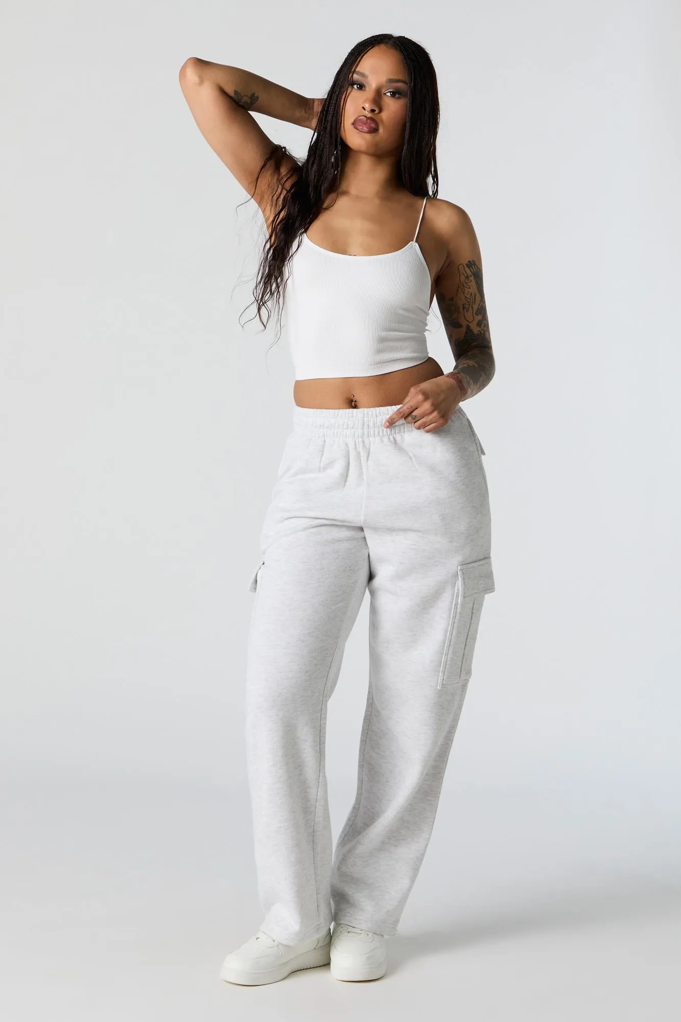 Pantalon d'entraînement cargo en molleton sold by Urban Planet