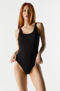 Maillot de bain une-pièce côtelé à encolure arrondie sold by Urban Planet