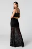 Jupe maxi en dentelle fleurie sold by Urban Planet
