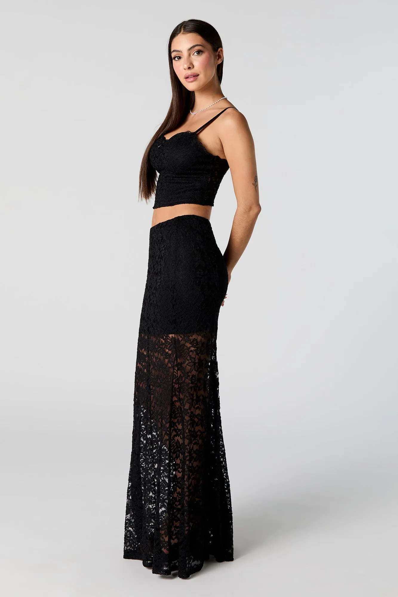 Jupe maxi en dentelle fleurie sold by Urban Planet product image thumbnail 2