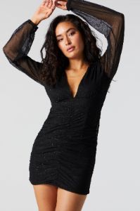 Minirobe ruchée scintillante à manches longues sold by Urban Planet