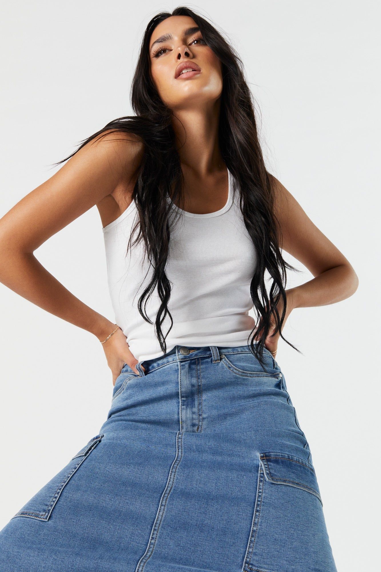 Jupe maxi cargo en denim délavée Moyen sold by Urban Planet product image thumbnail 2