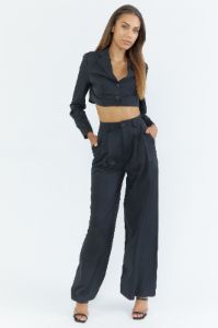 Pantalon habillé à jambe évasée et taille haute sold by Urban Planet