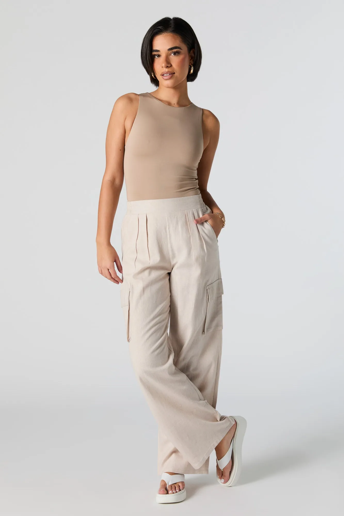 Pantalon cargo à jambe large plissé sold by Urban Planet