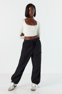 Pantalon cargo en toile de parachute sold by Urban Planet