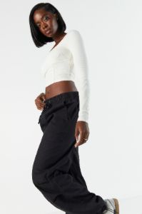 Pantalon cargo en toile de parachute sold by Urban Planet