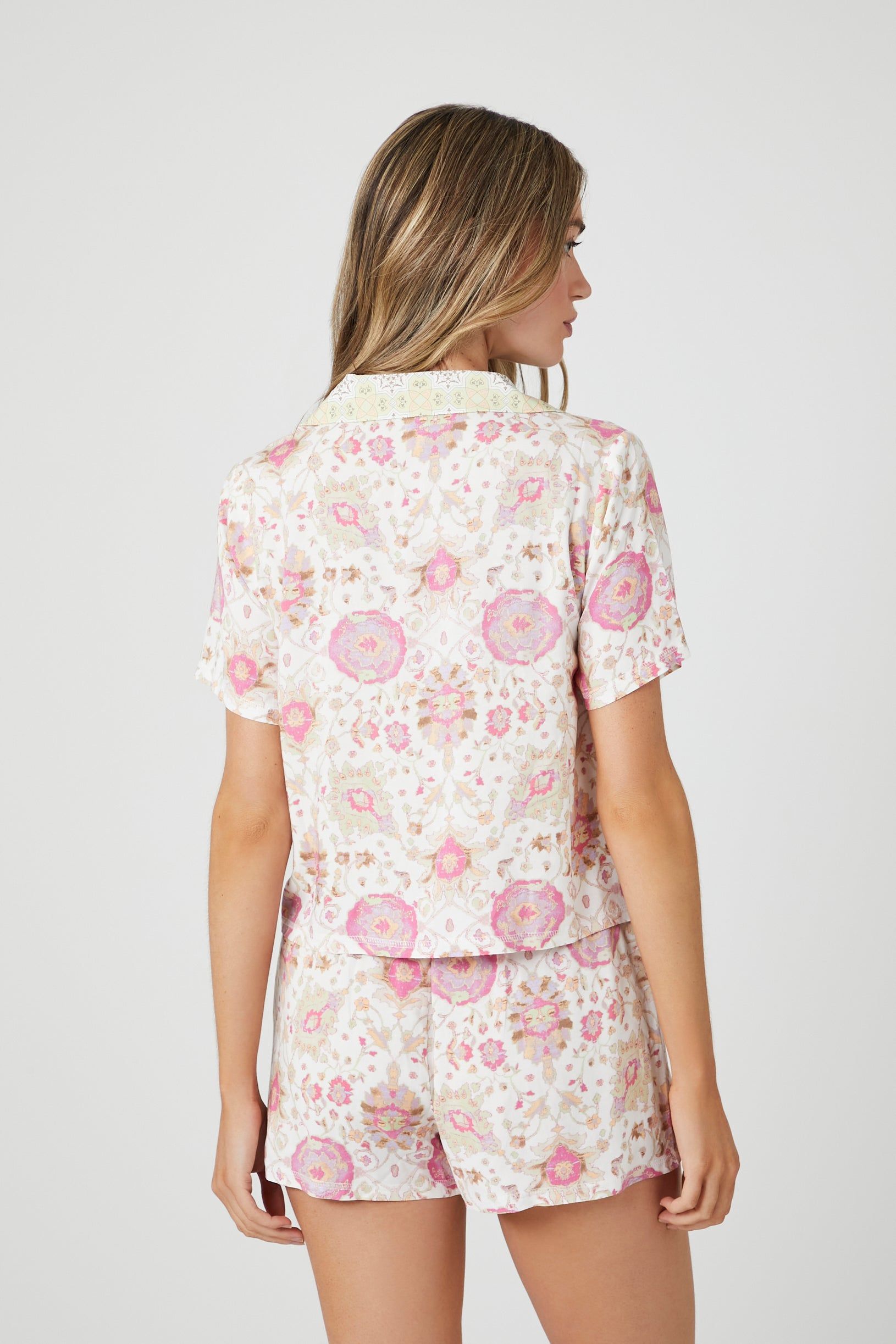 Ensemble pyjama avec chemisier et short imprimés sold by Urban Planet product image thumbnail 2