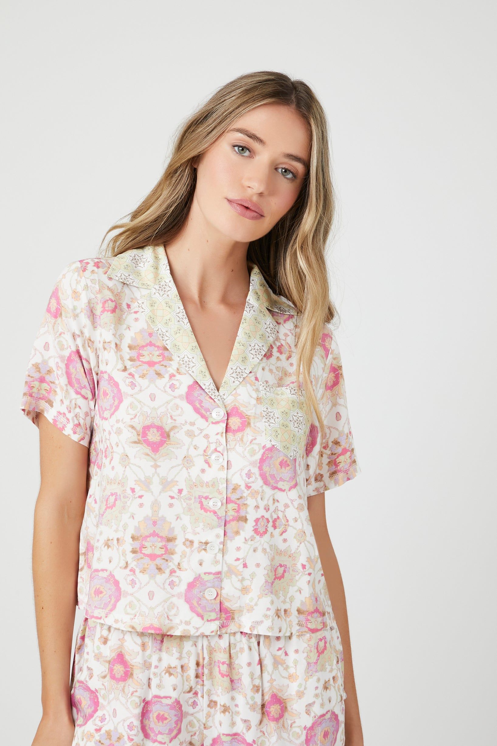 Ensemble pyjama avec chemisier et short imprimés sold by Urban Planet product image thumbnail 5