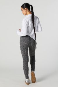 Legging sans couture en tricot torsadé sold by Urban Planet
