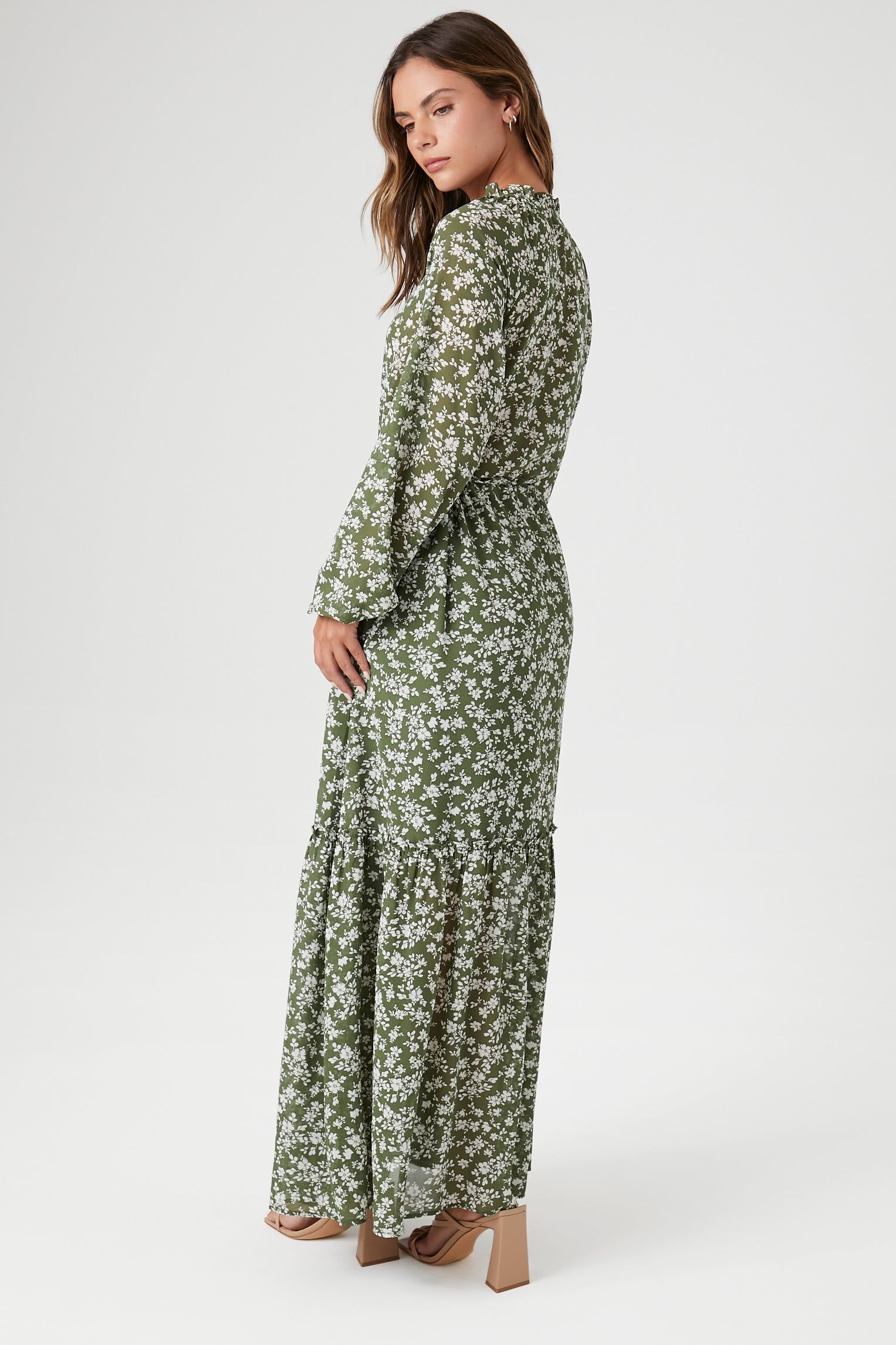Robe maxi fleurie en chiffon avec attache sold by Urban Planet product image thumbnail 2