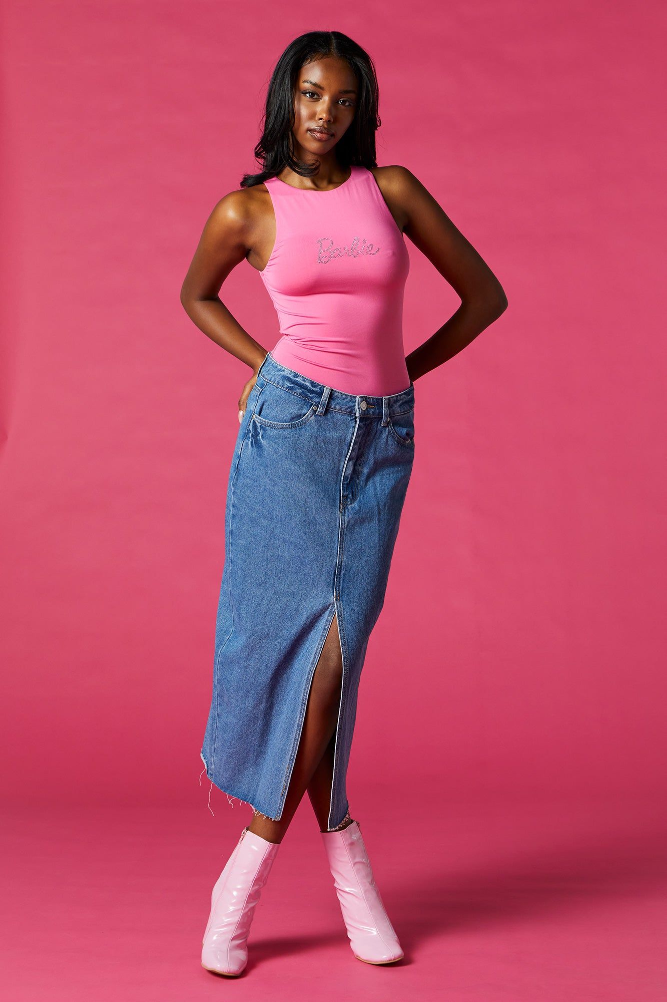 Maillot profilé à imprimé Barbie™ avec pierres du Rhin sold by Urban Planet product image thumbnail 3